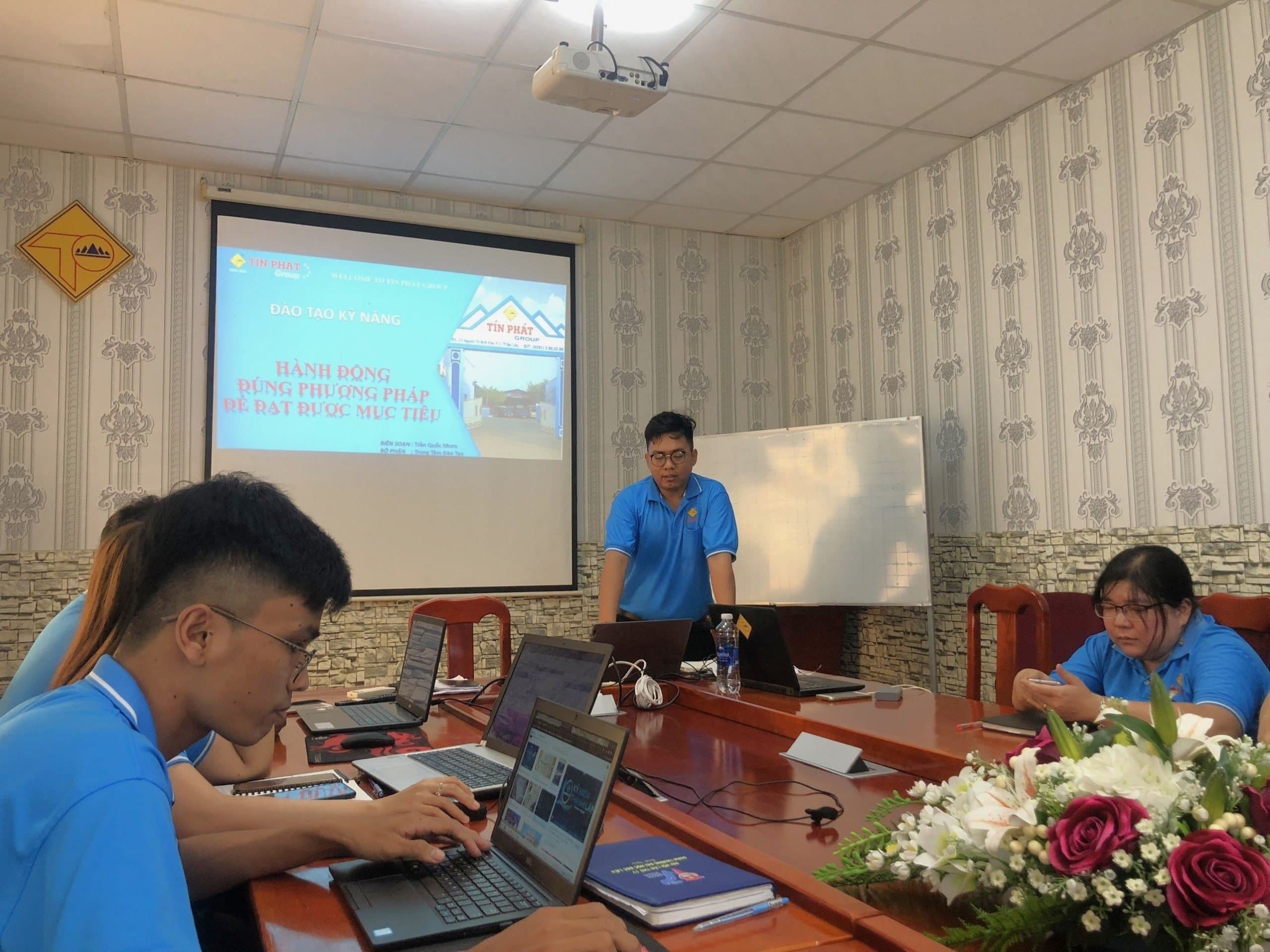 Họp định kỳ điều hành & Đào tạo
